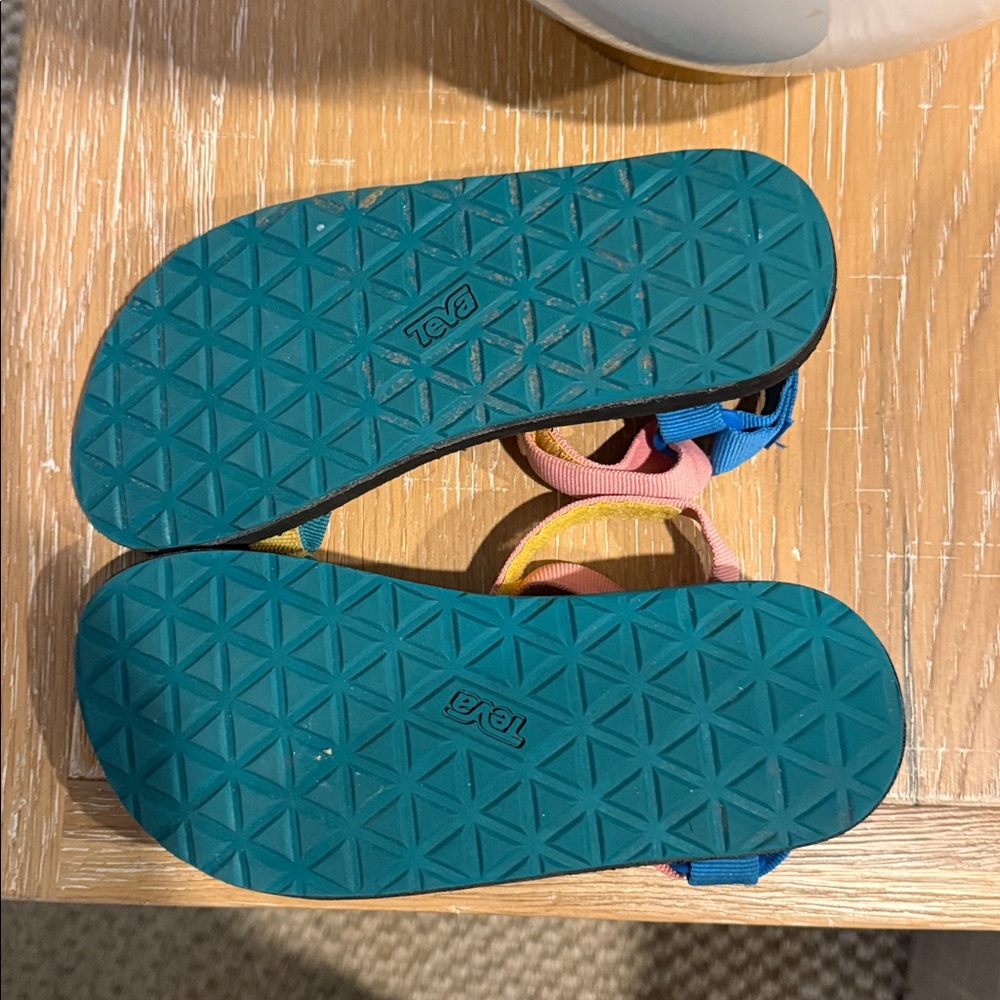 Teva Kids Sandals size 4 - Picture 3 of 3